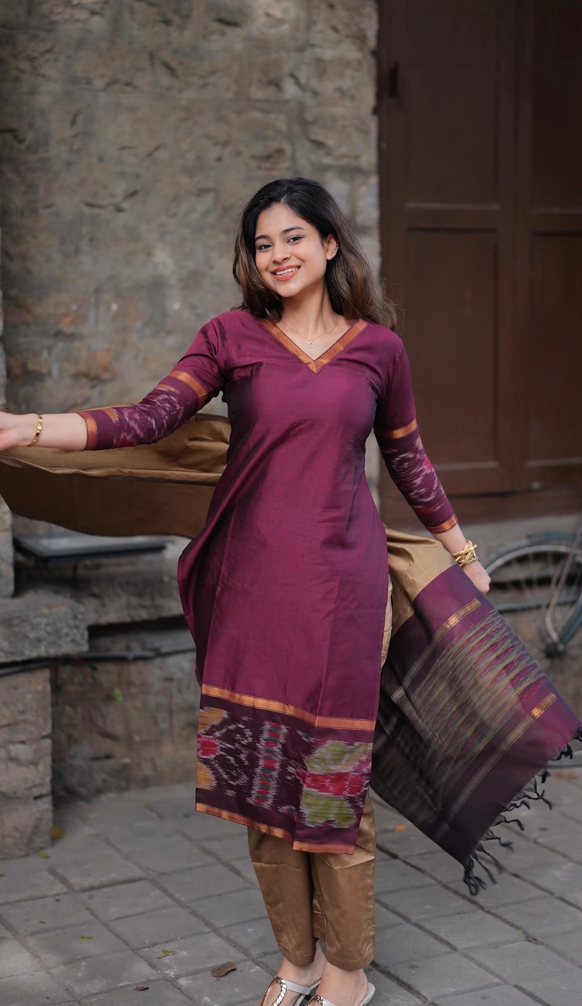SHANMATHI -Pochampally Ikkat silk suit (VC750)