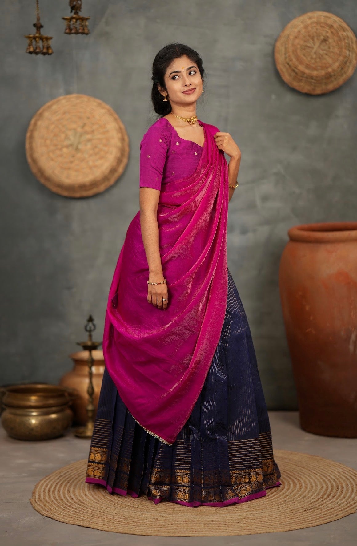 RANGANAYAKI-Navy with pink