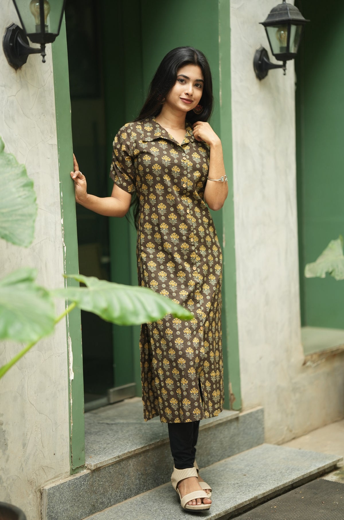 PALLAVI-collared II