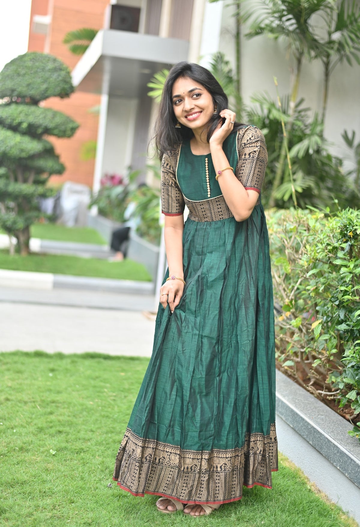 Smrithi – Green Narayanpet Cotton Temple Anarkali Dress
