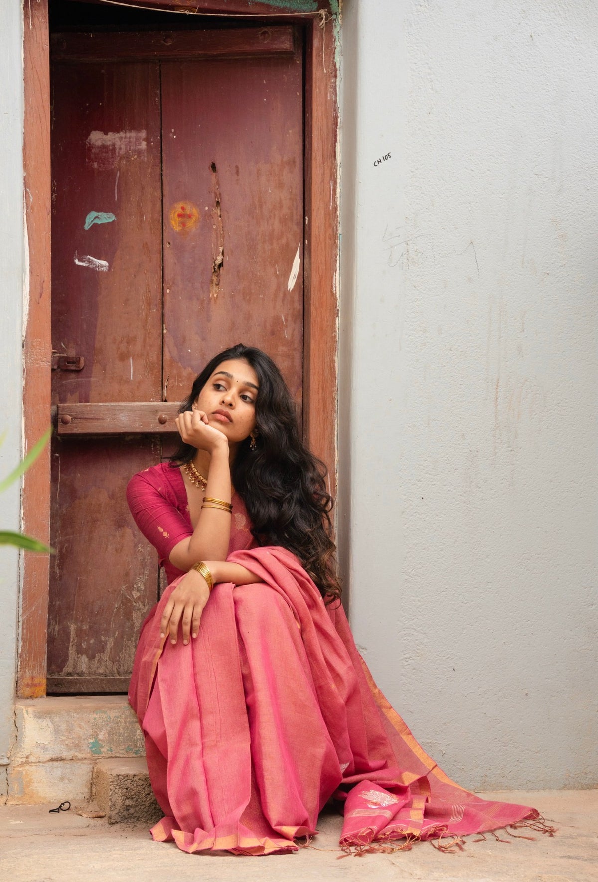 Kannagi-Linen tissue saree-Lotus