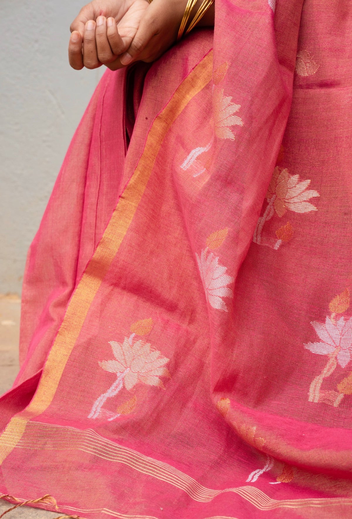 Kannagi-Linen tissue saree-Lotus