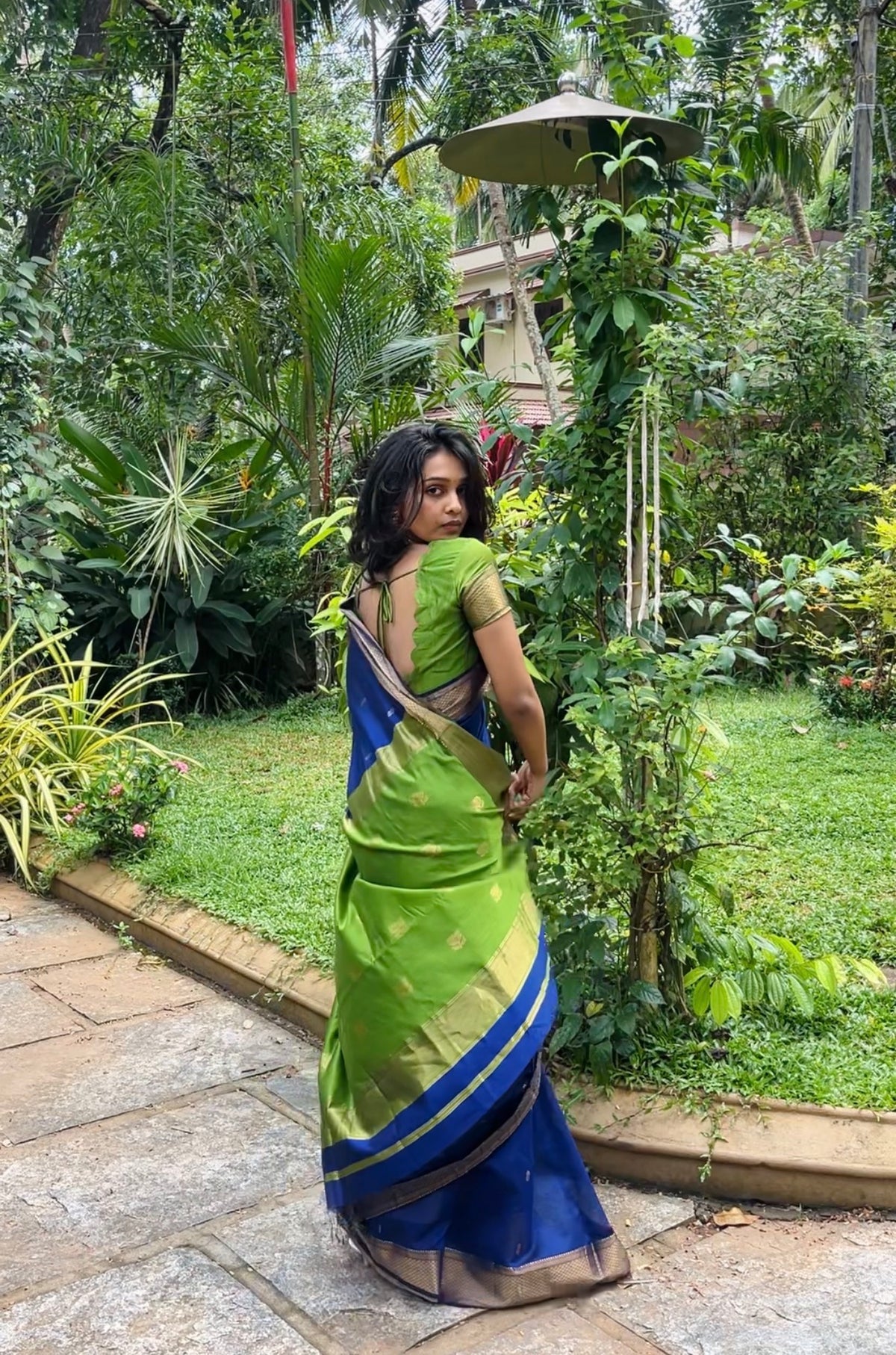 Sundari – Blue & Green Two-Tone Maheshwari Silk Saree