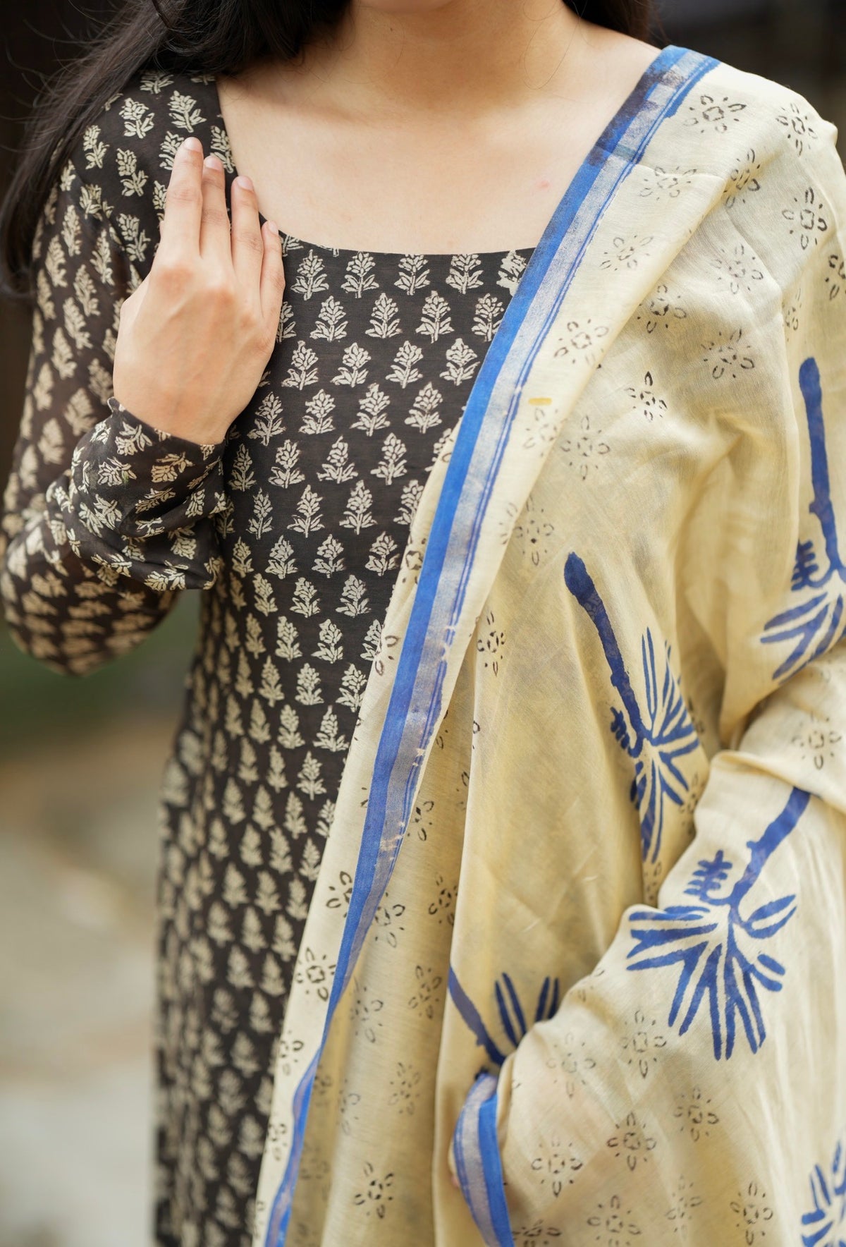 Prarthana-Black Chanderi suit