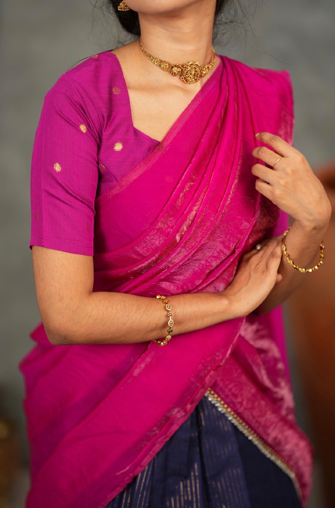 RANGANAYAKI-Navy with pink