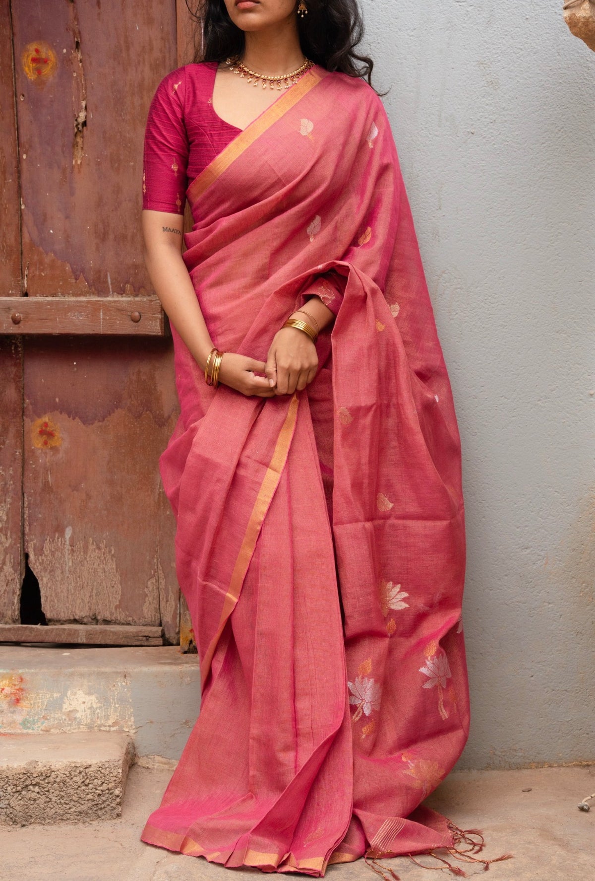 Kannagi-Linen tissue saree-Lotus