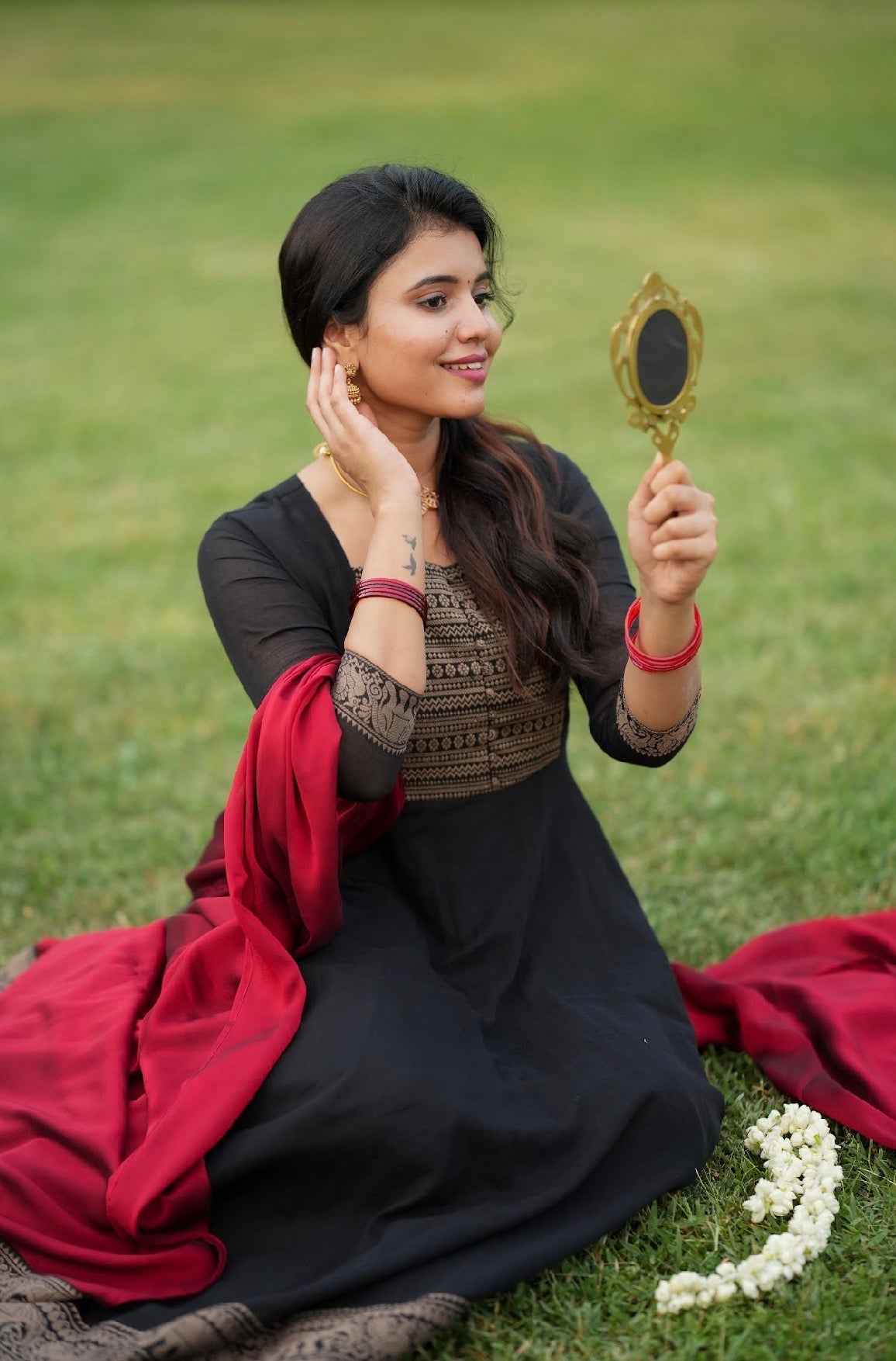 Mirna – Black Narayanpet Anarkali with Red Dupatta