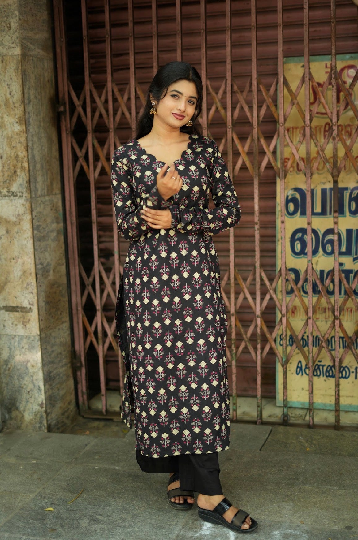 Masakali – Black Cotton Printed Straight Kurta Set
