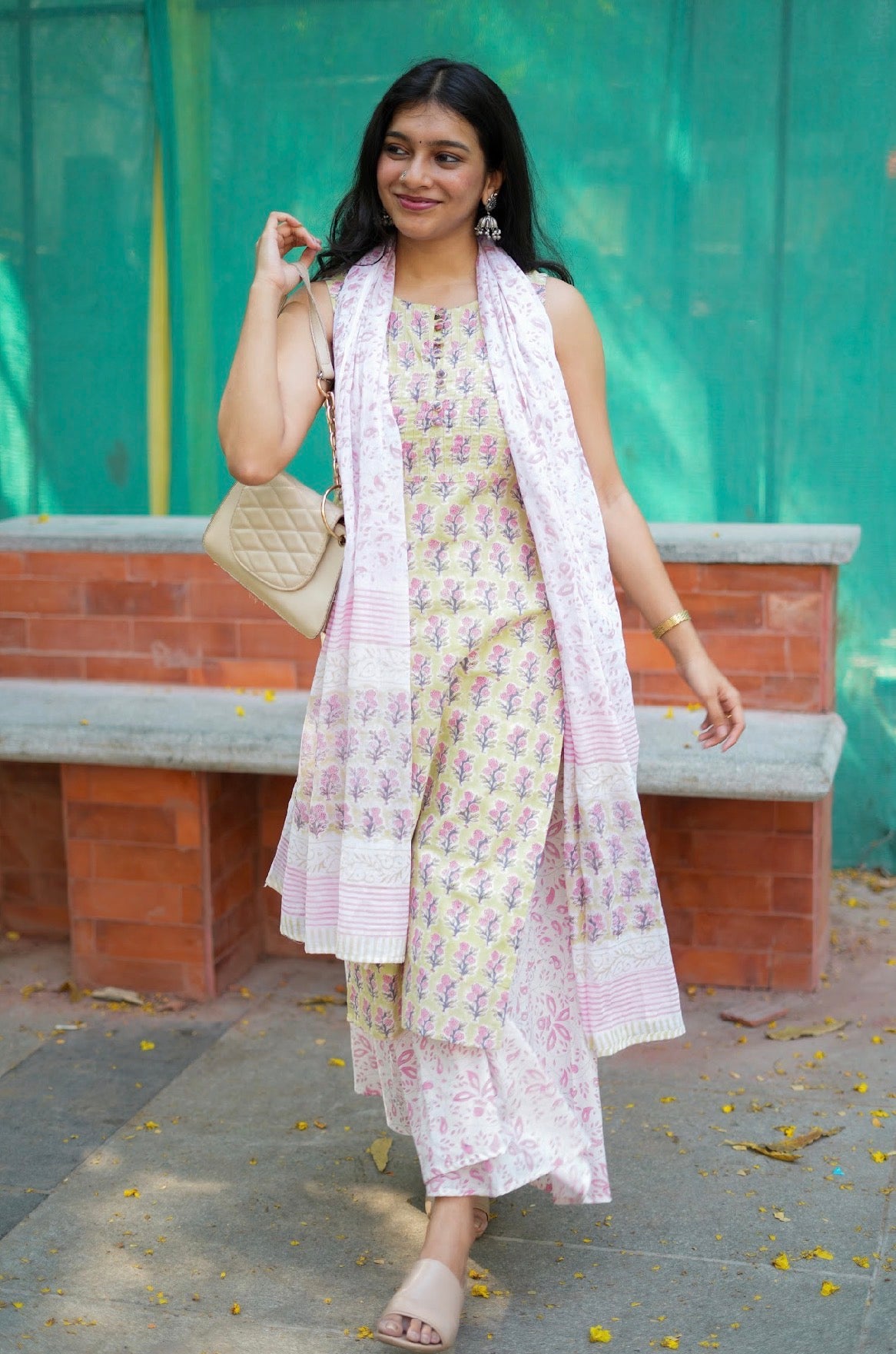 Akshaya-Lemon green (VC767)