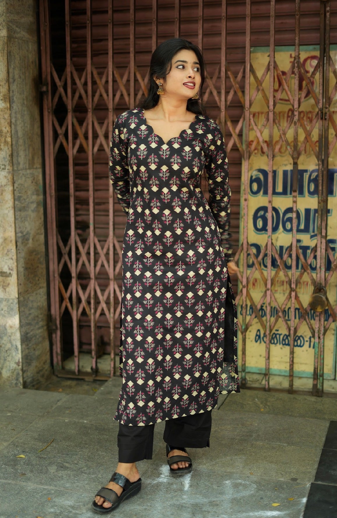 Masakali – Black Cotton Printed Straight Kurta Set