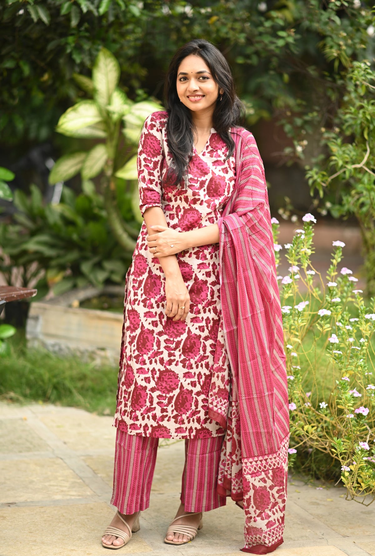 Kanaga – Rani Pink Organic Cotton Straight Suit Set