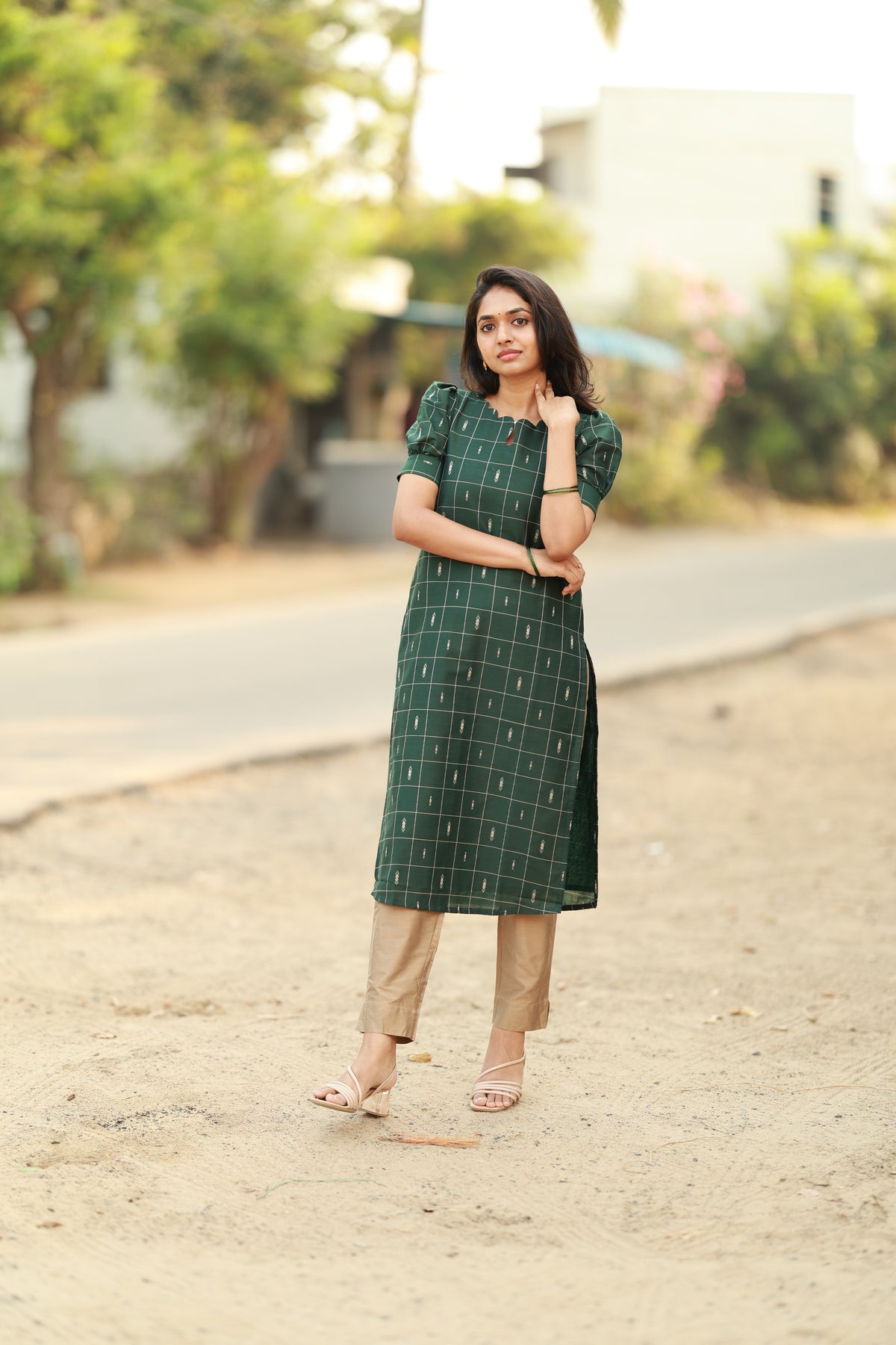Iniya-Emerald