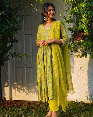 Green cotton suit set with straight bottom