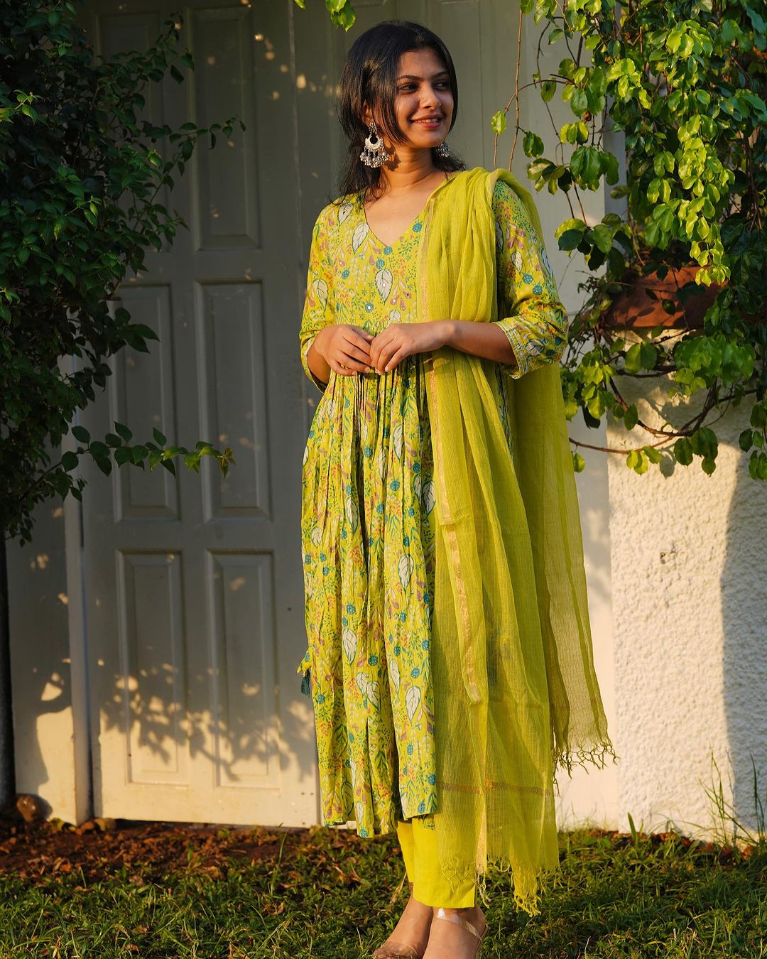 Green cotton suit set with straight bottom