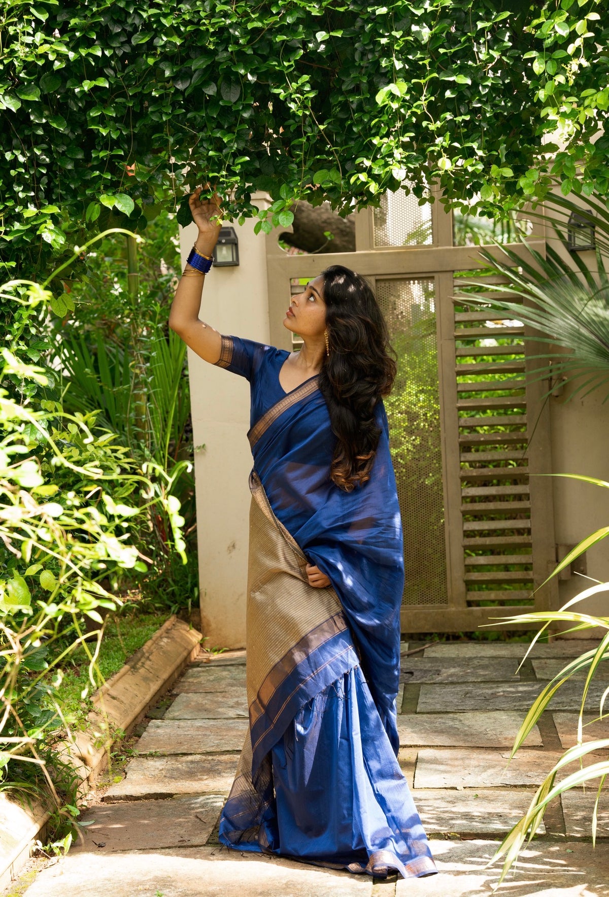 Sundari – Monotone Blue Maheshwari Silk Saree