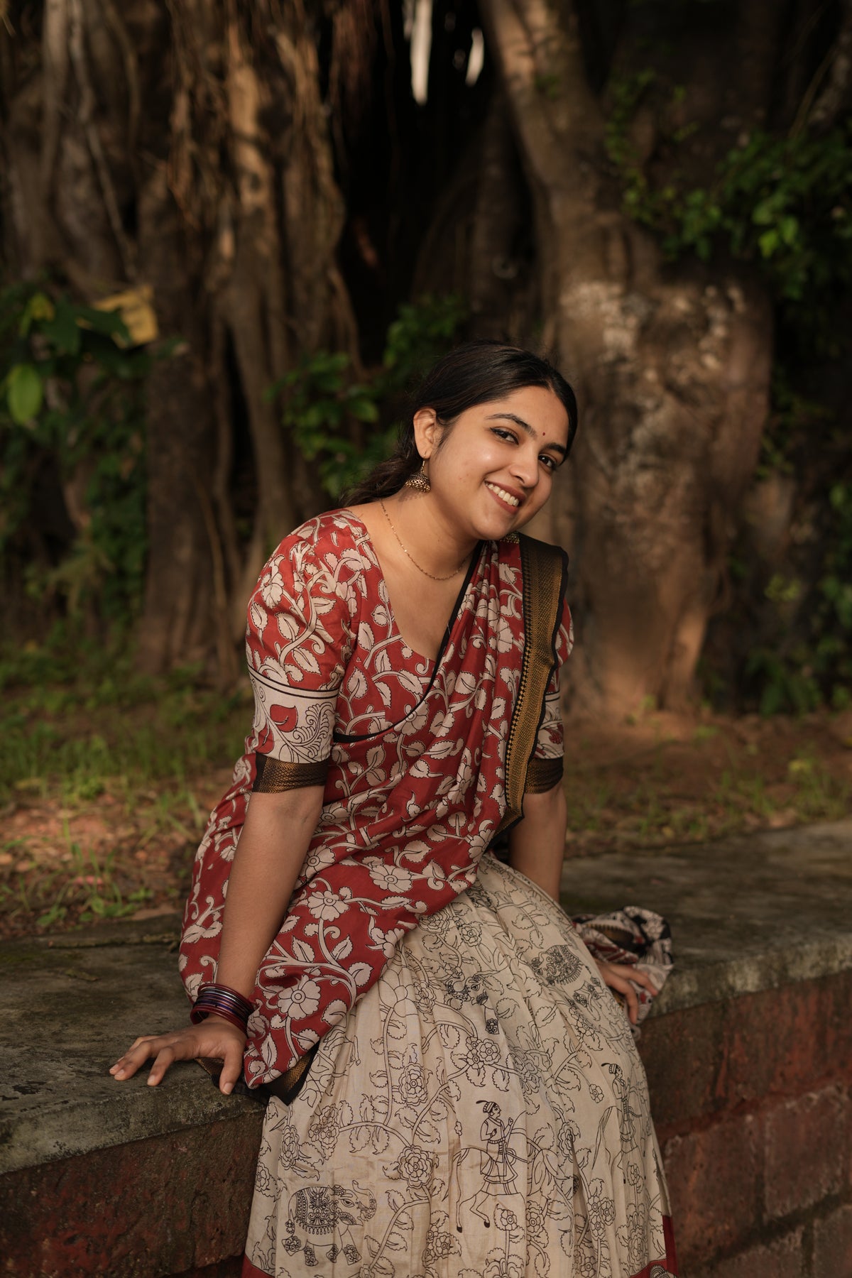 LAHARI-Red
