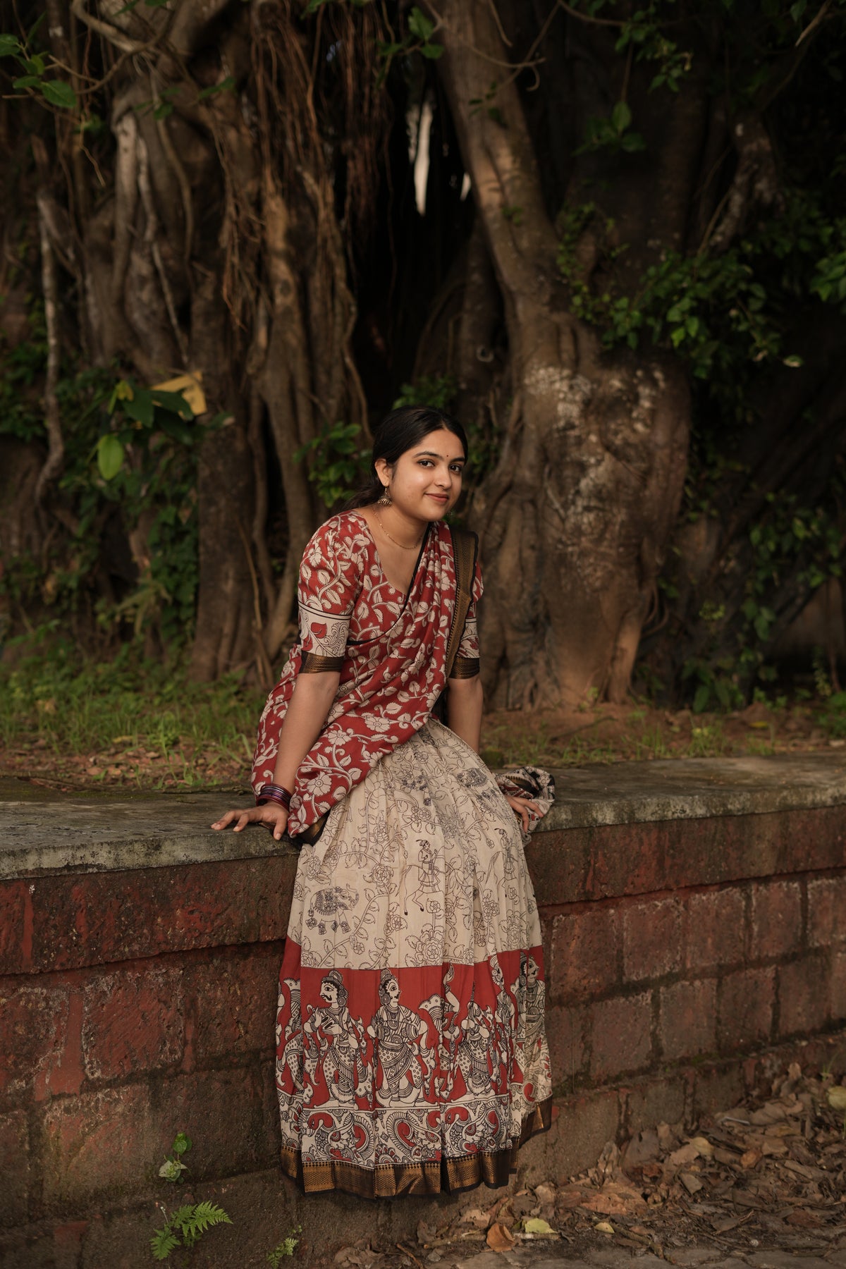LAHARI-Red