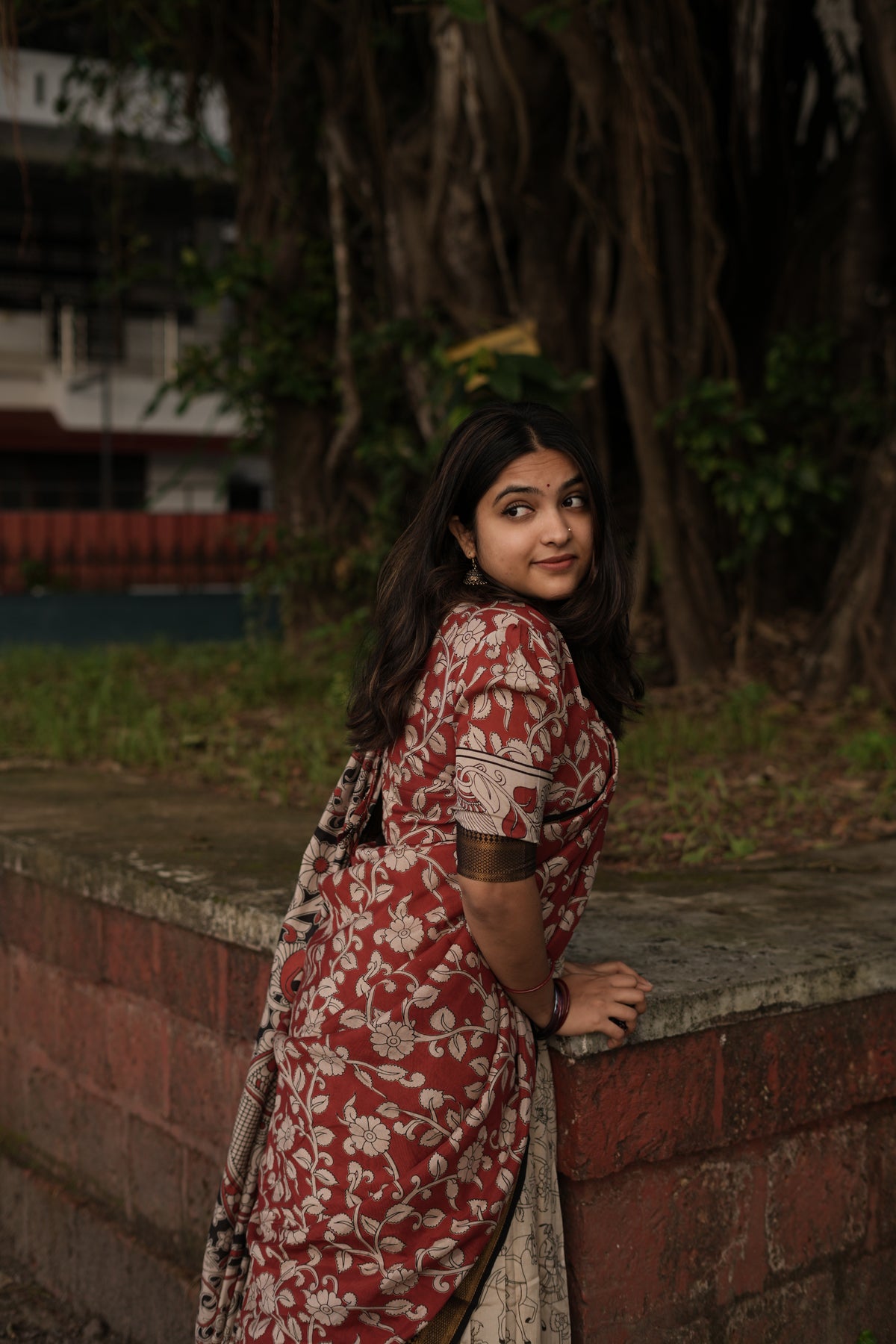LAHARI-Red