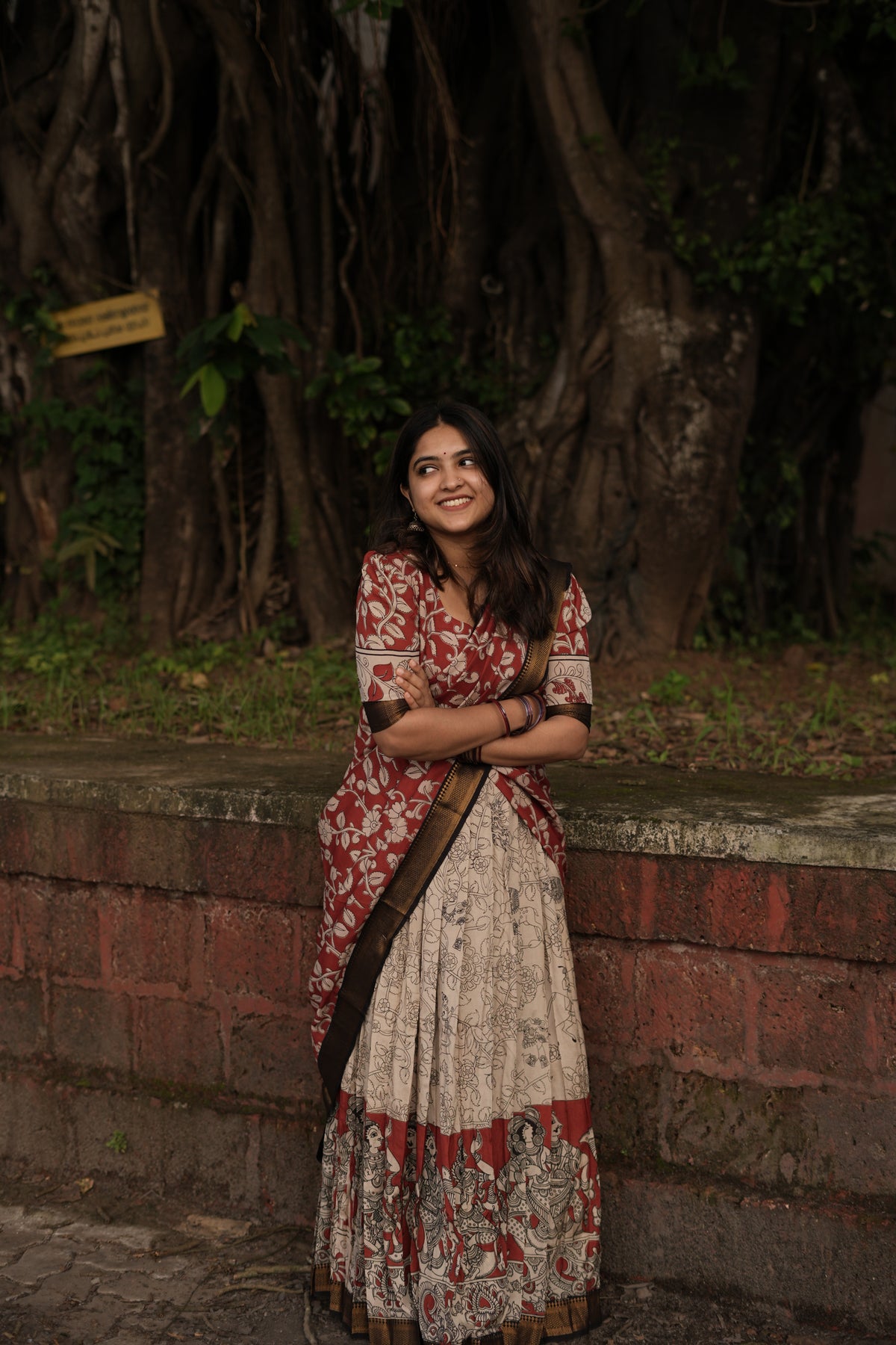 LAHARI-Red