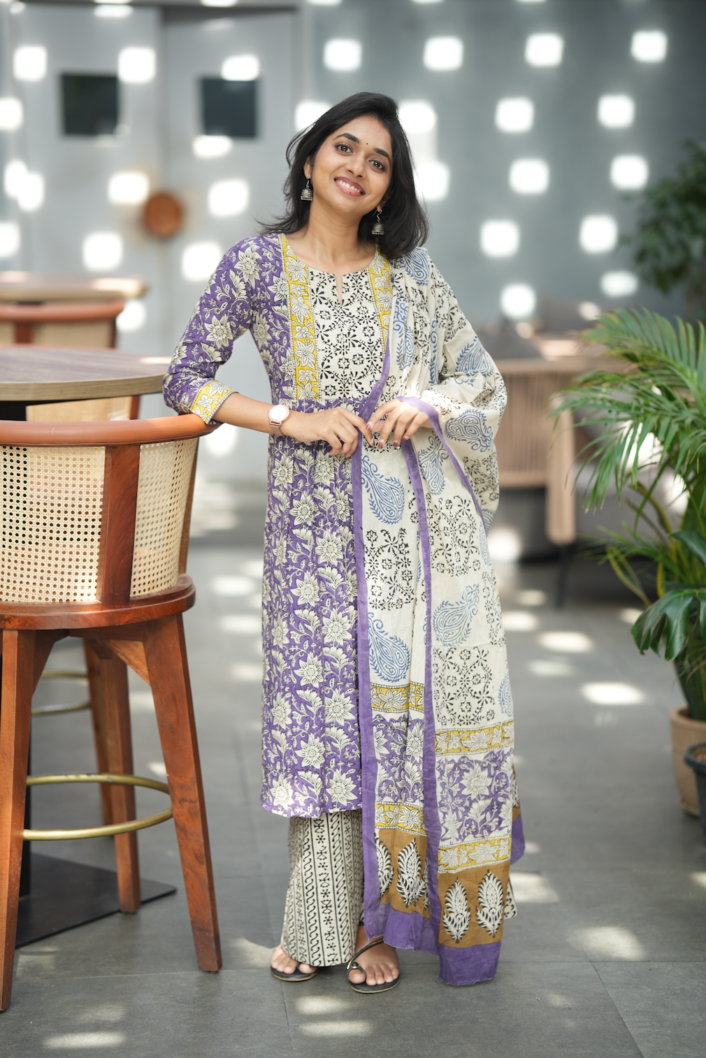 Akshaya-violet