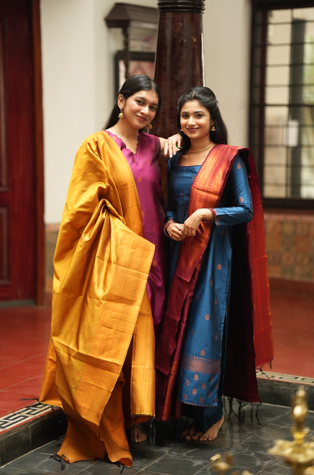 VEENA-mayil