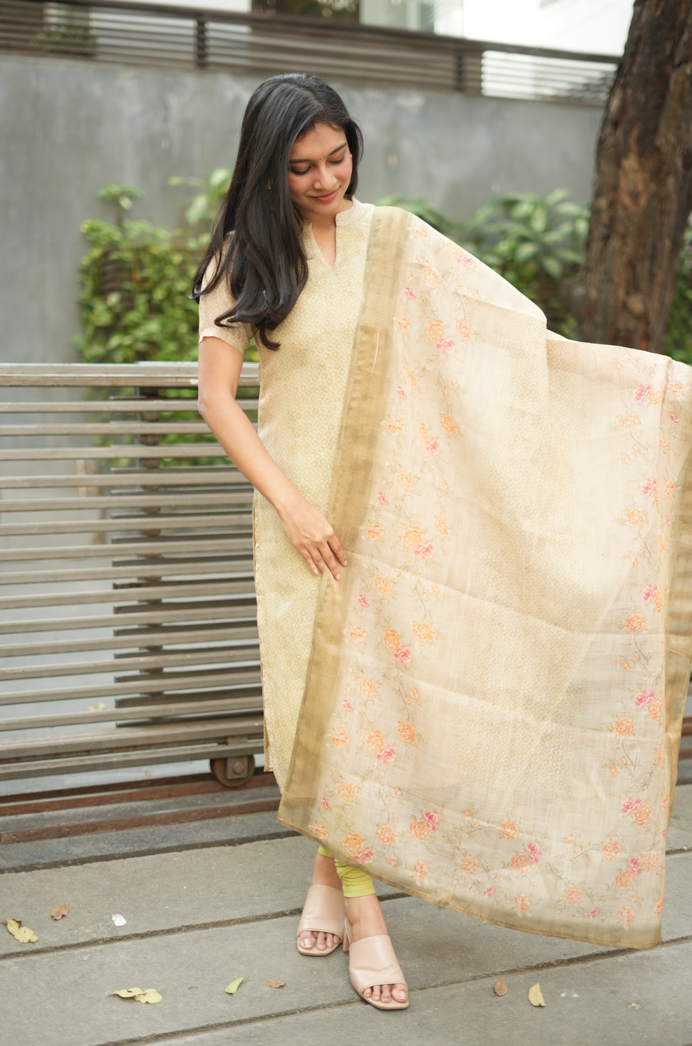SHREYA-Tissue pistah