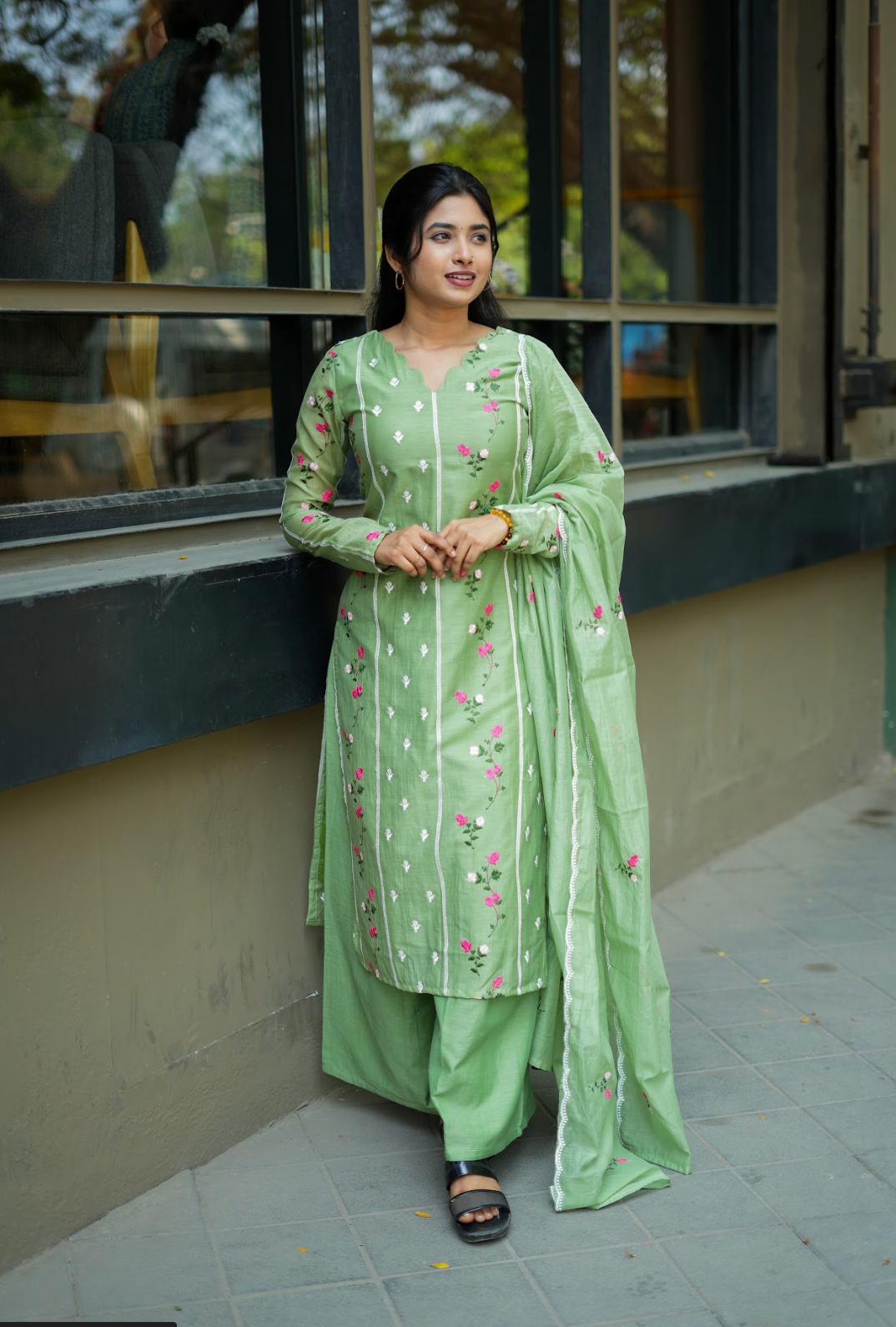 ANVI - Floral embroidered suit-(VC763)