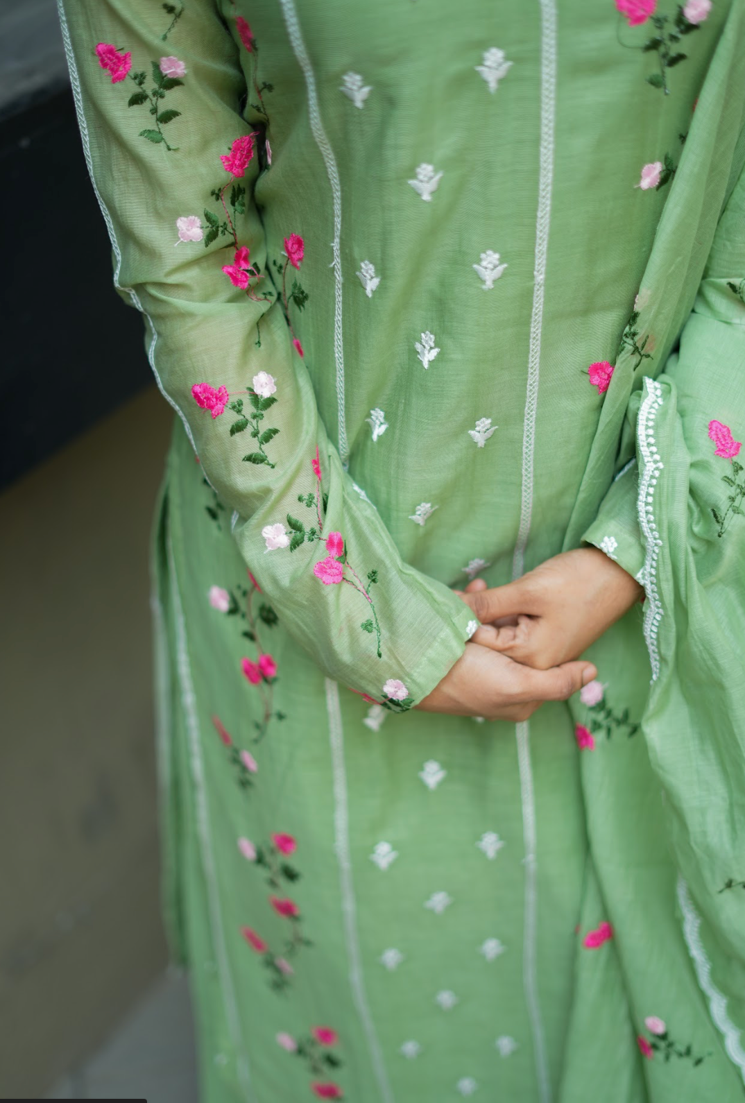 ANVI - Floral embroidered suit-(VC763)