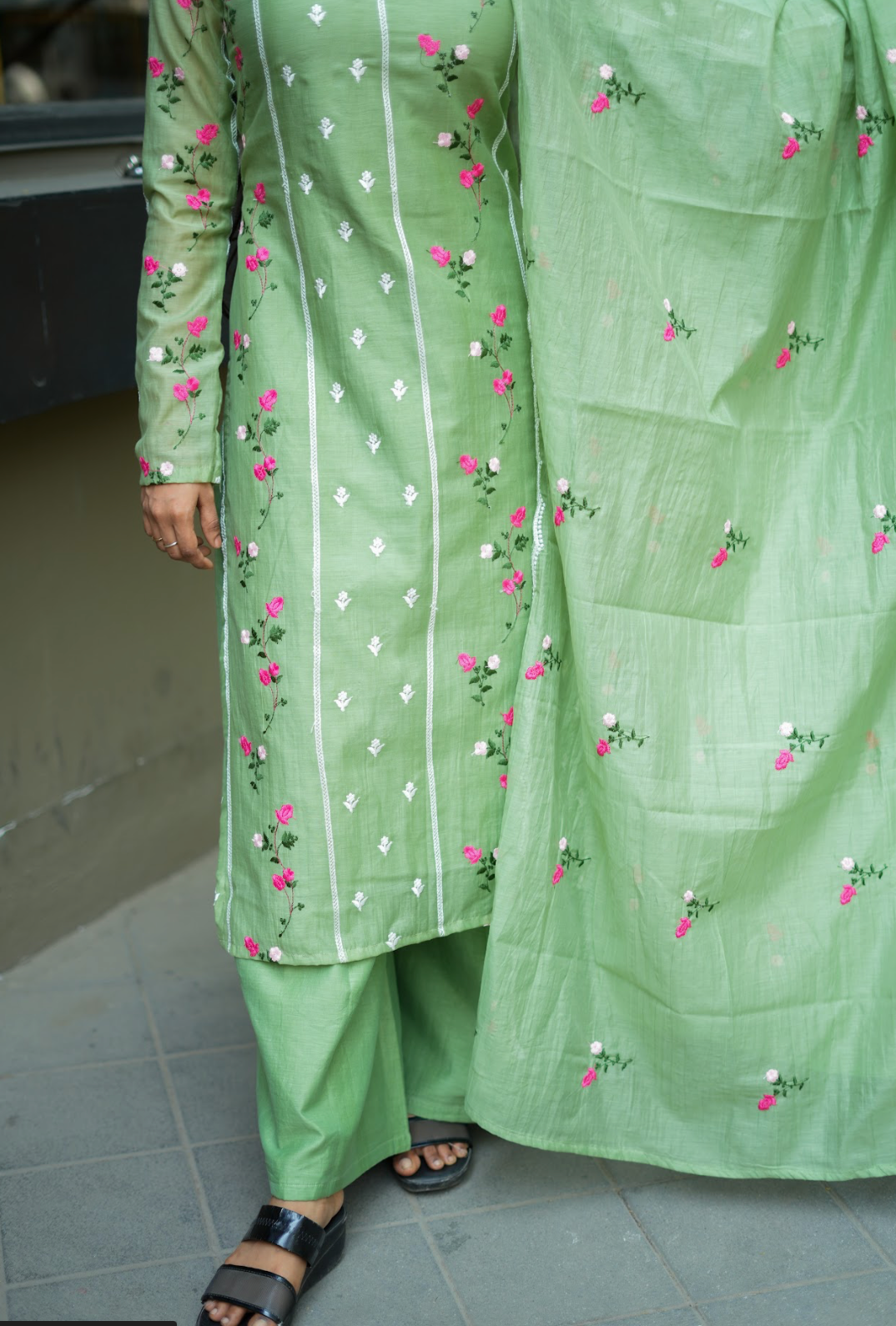 ANVI - Floral embroidered suit-(VC763)