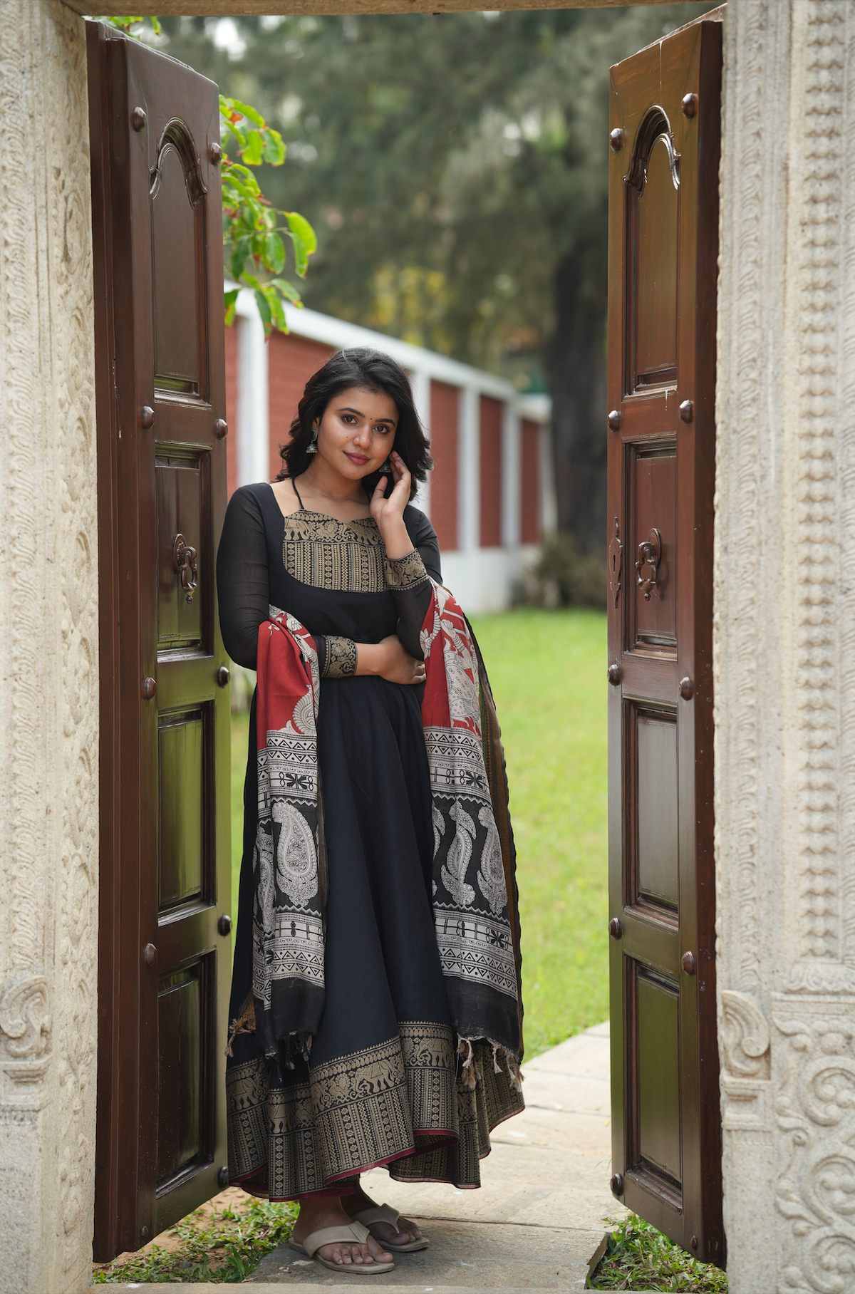 Thenmozhi – Black Narayanpet Kalamkari Fusion Anarkali Suit