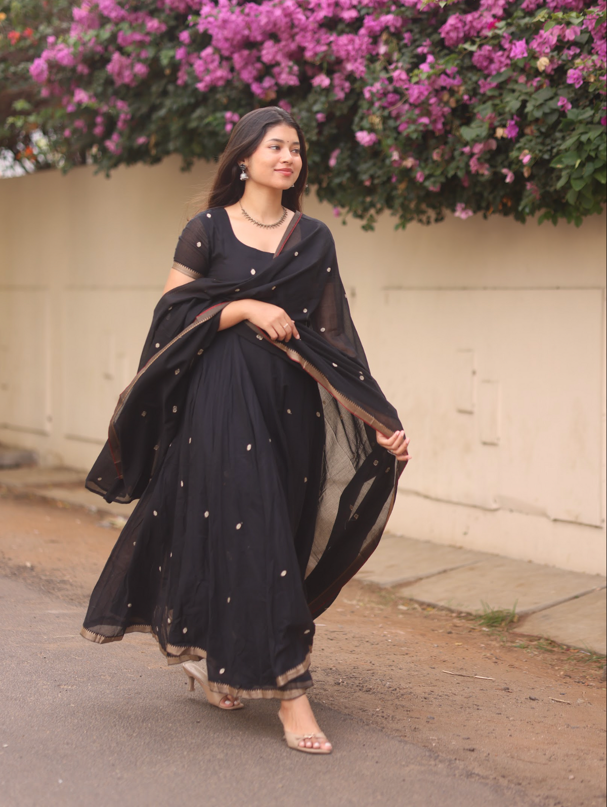 Vedha – Black Narayanpet Handloom Anarkali Suit