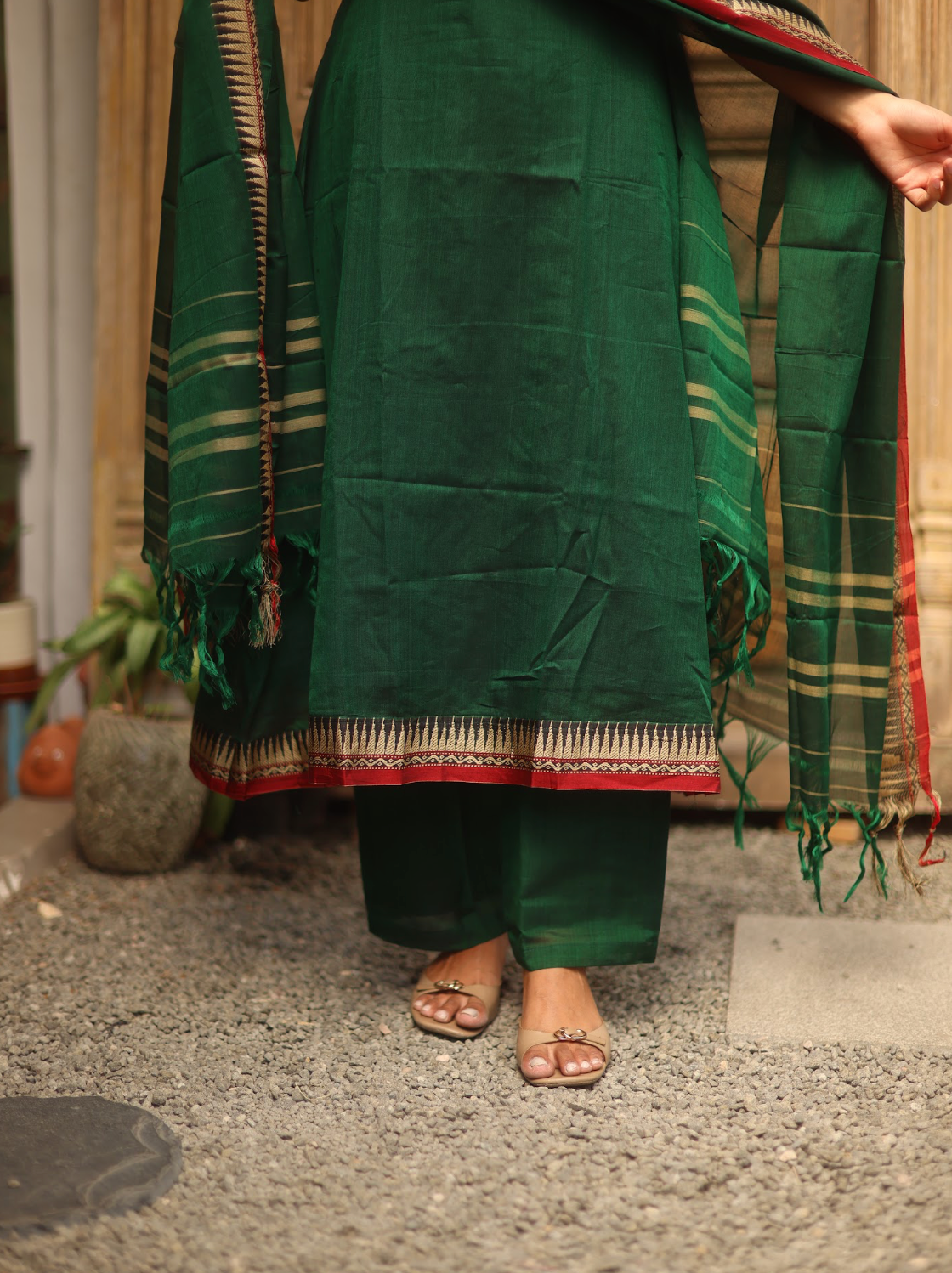 Vedha Akila – Green Narayanpet Handloom A-Line Suit Set
