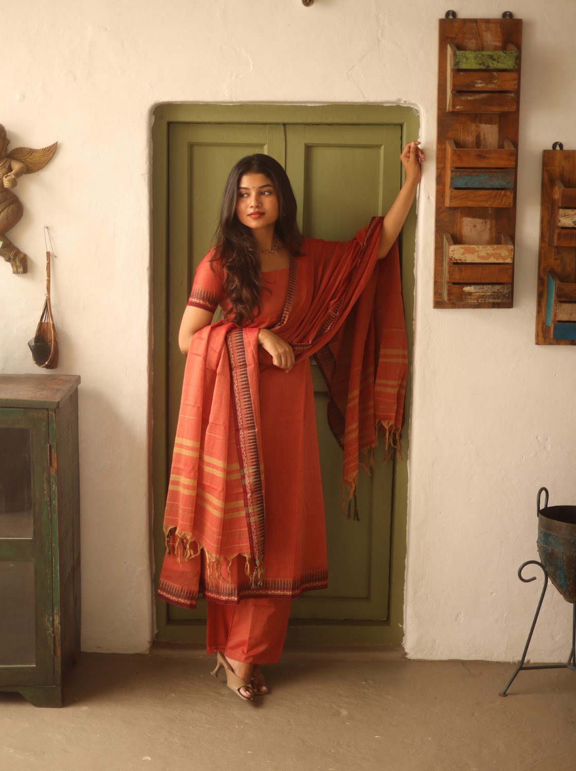 Vedha –  Coral(Akila) narayanpet Handloom A-line Suit (Top,bottom &Dupatta)