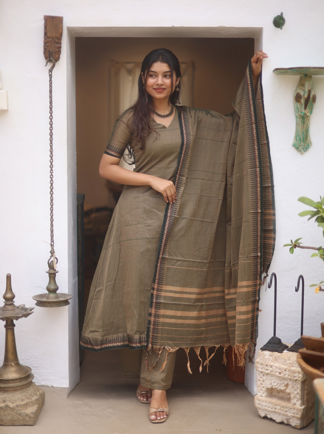 Vedha Akila – Grey Narayanpet Handloom A-Line Suit Set