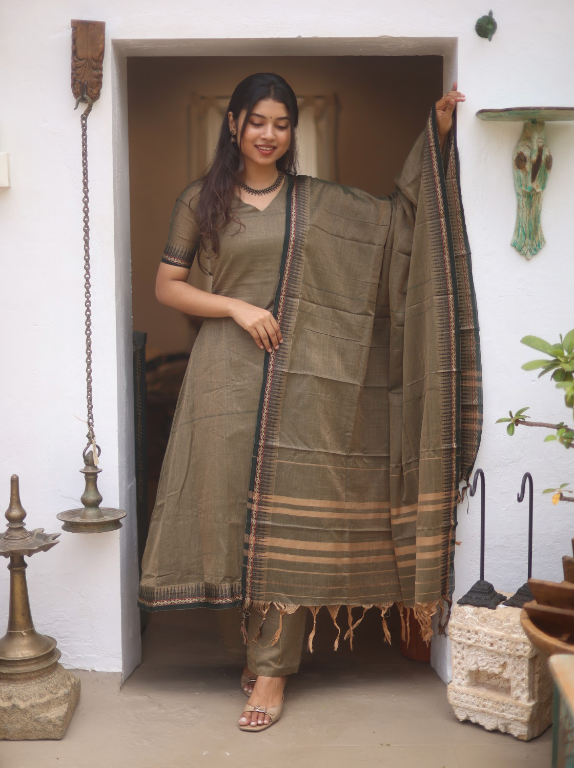 Vedha Akila – Grey Narayanpet Handloom A-Line Suit Set