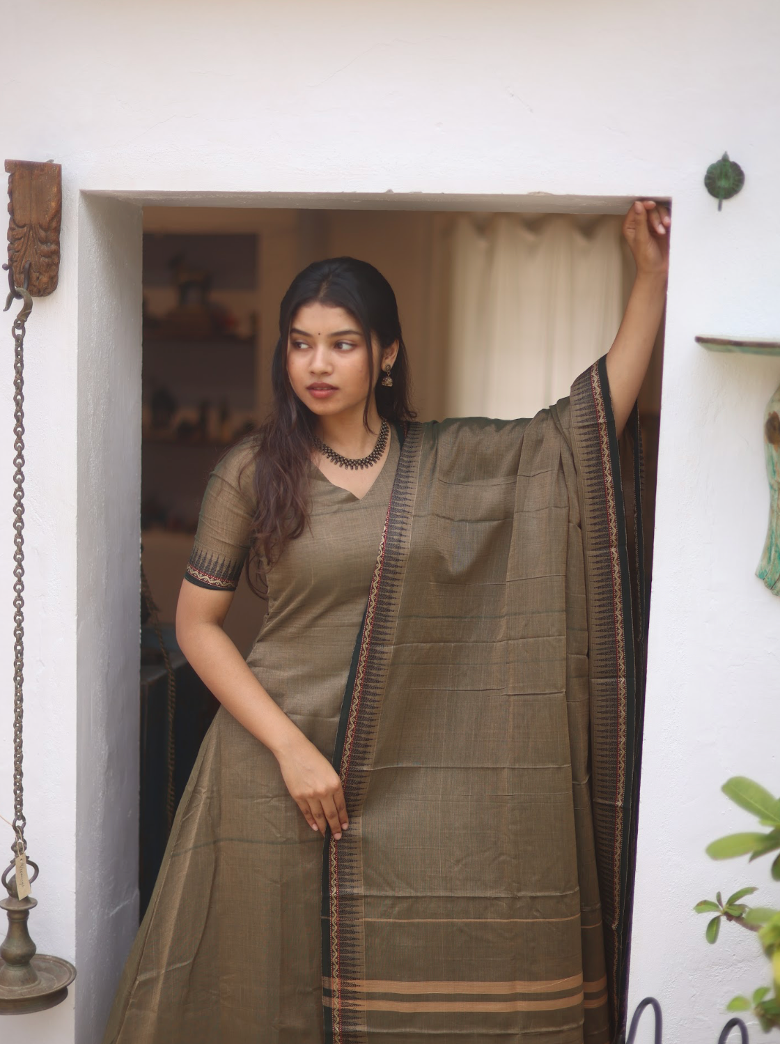 Vedha Akila – Grey Narayanpet Handloom A-Line Suit Set