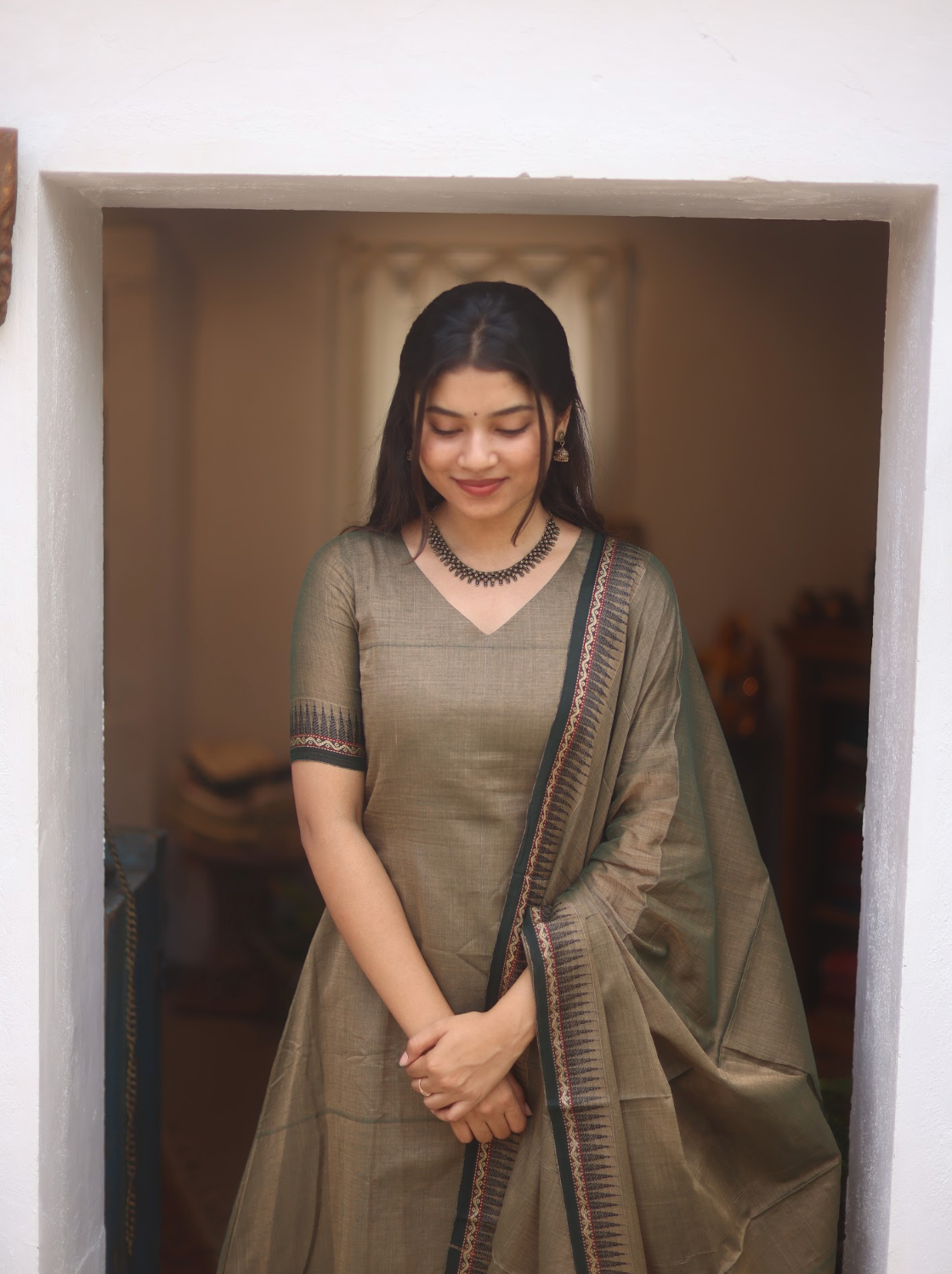 Vedha Akila – Grey Narayanpet Handloom A-Line Suit Set