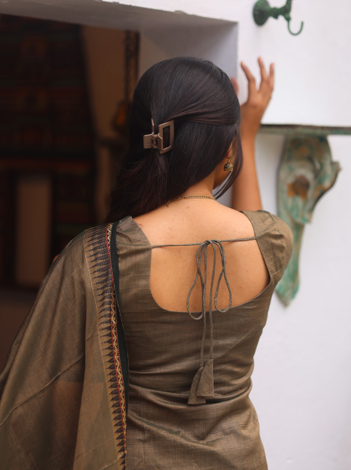 Vedha Akila – Grey Narayanpet Handloom A-Line Suit Set