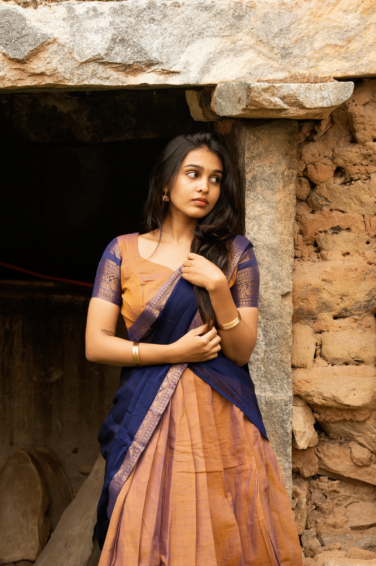 Rustic wood-Chettinad paavadai dhavani set