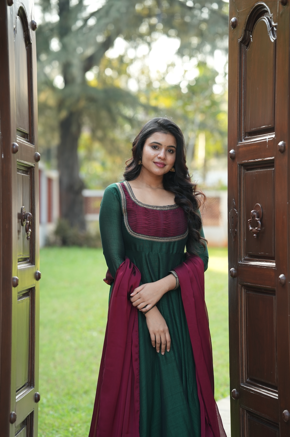 Bhama – Green Narayanpet Anarkali with Maroon Dupatta