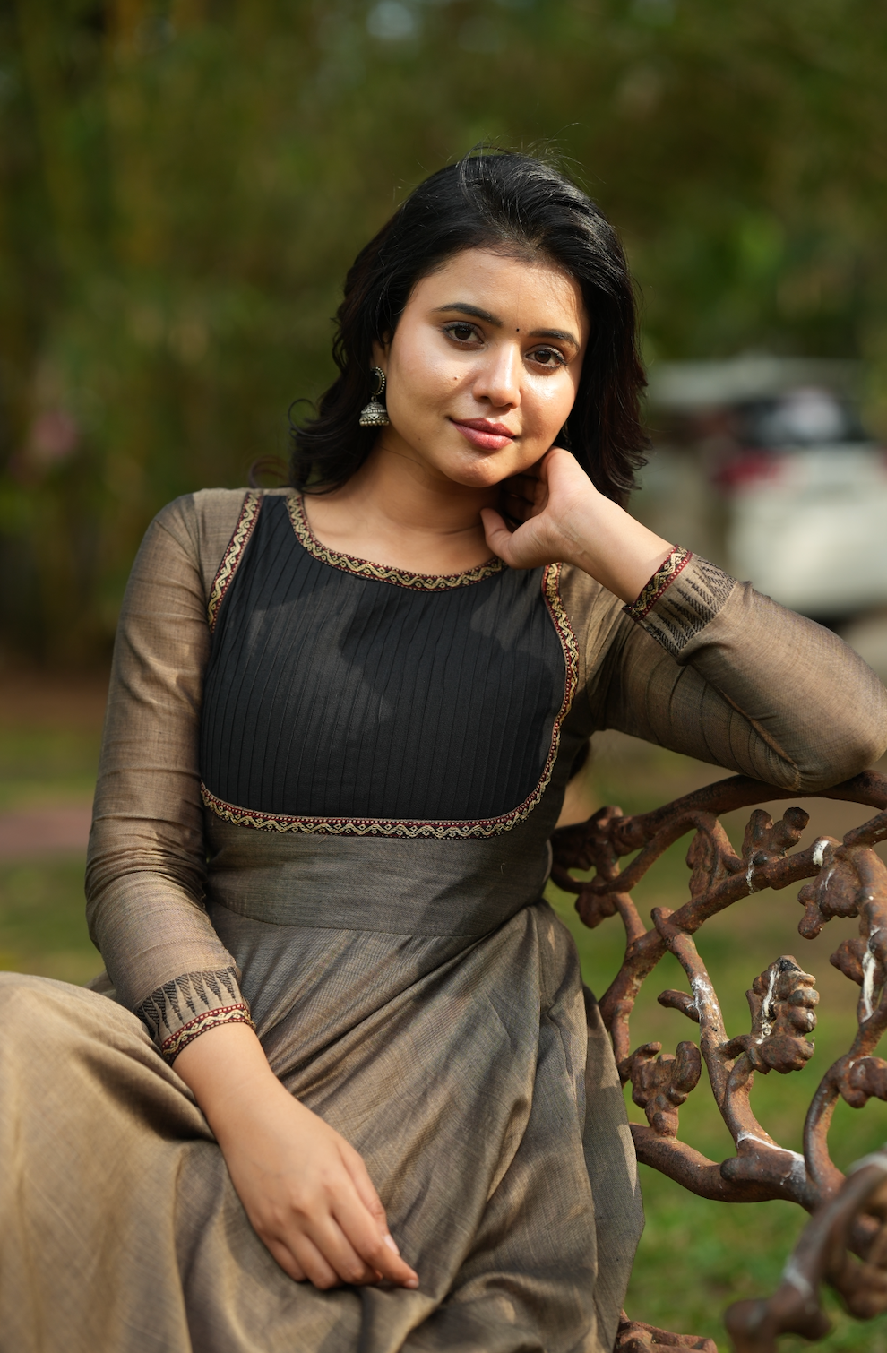 Akila – Grey Narayanpet Anarkali with Black Dupatta