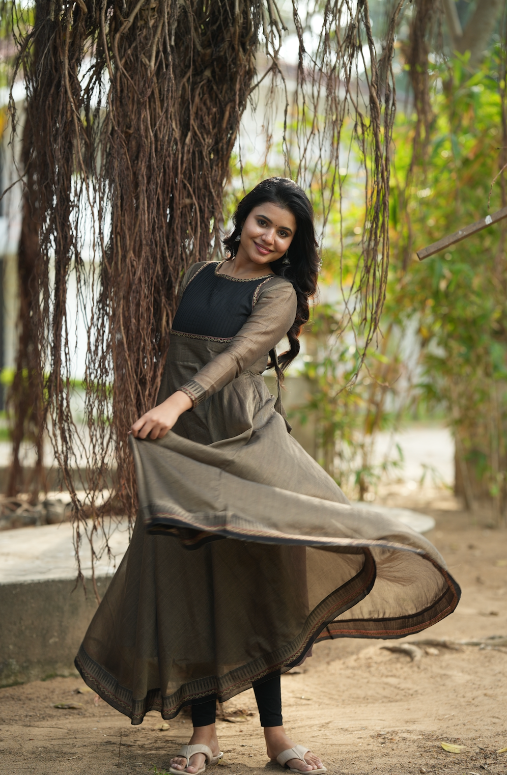 Akila – Grey Narayanpet Anarkali with Black Dupatta