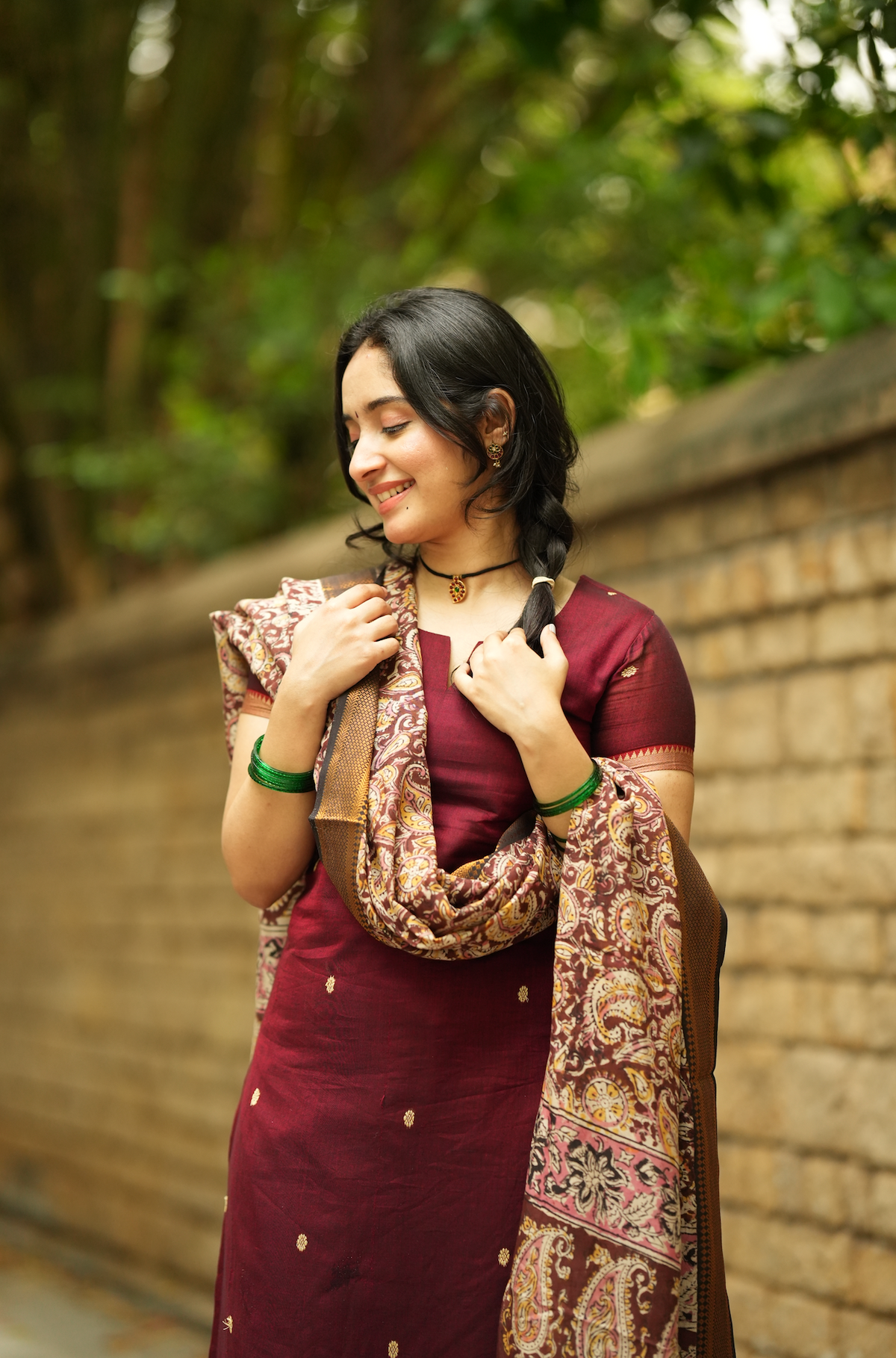 Maroon Poetry-VV1010