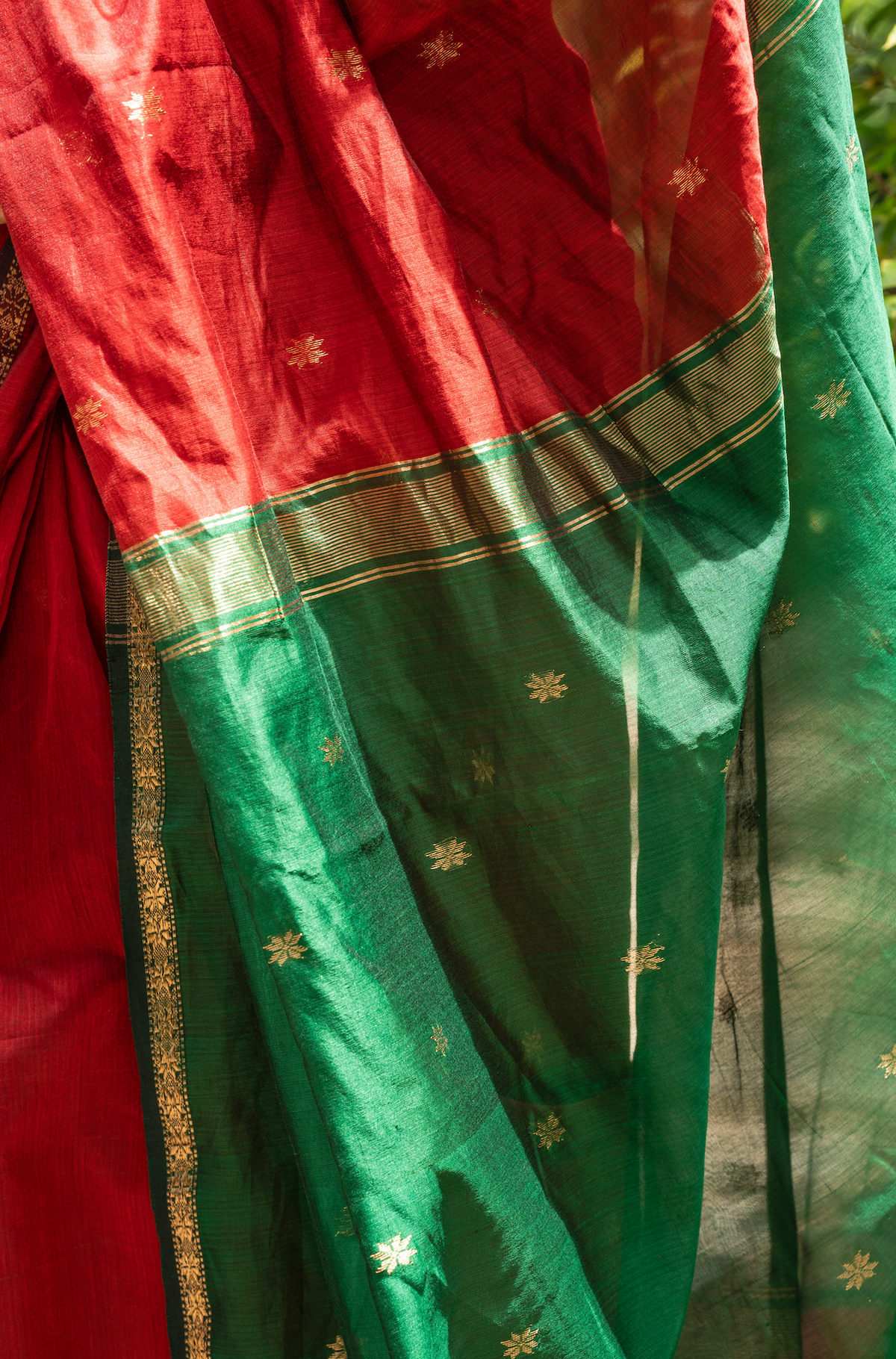 Sundari – Green & Maroon Maheshwari Silk Saree