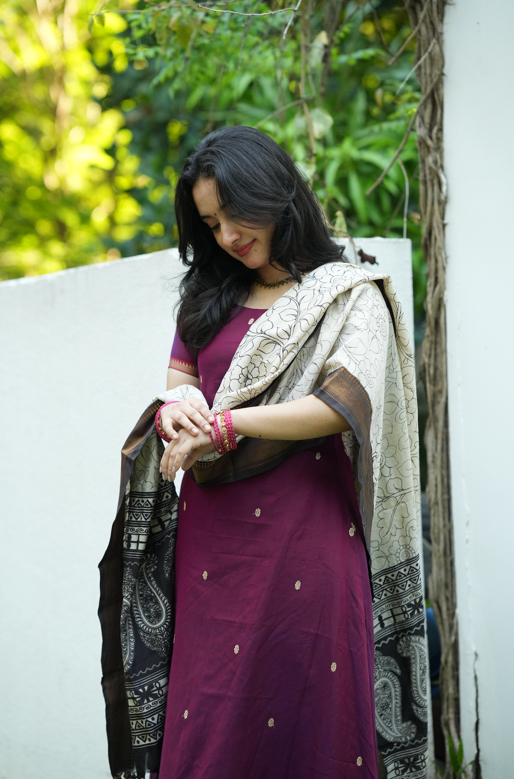 Elegant festive Narayanpet handloom outfit for women with plum ethnic styling and dupatta