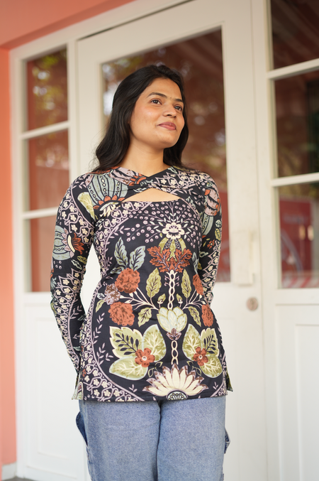Angled front view of Jaipur cotton floral print Kurti with zigzag adjustment knots – Indian ethnic wear