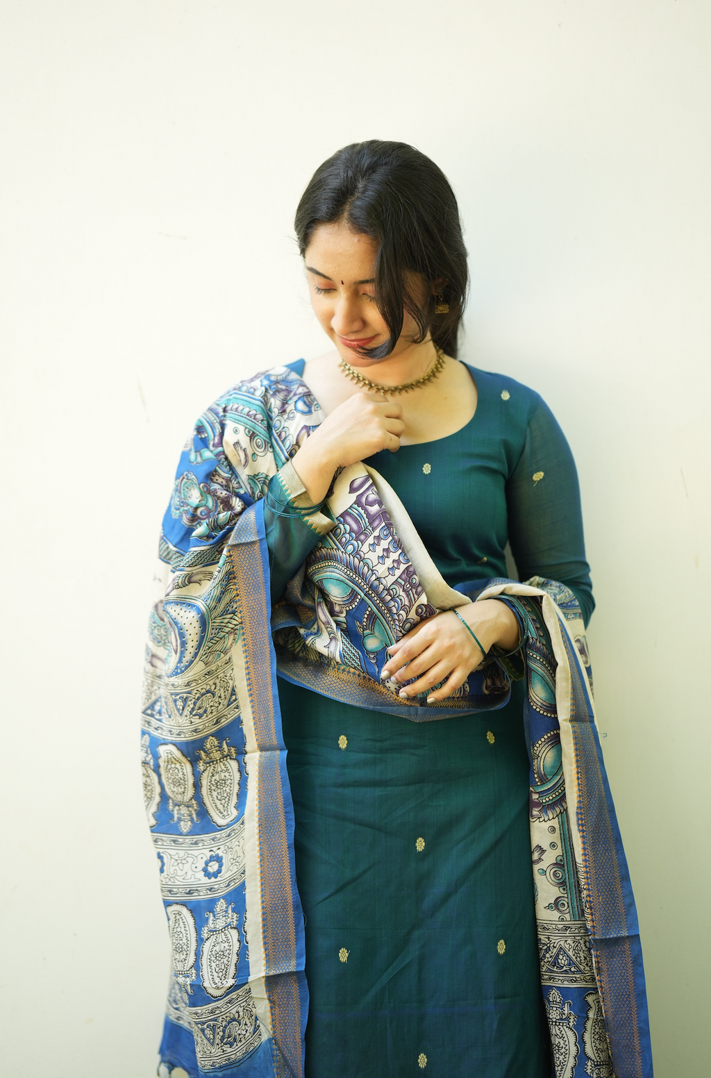 Flowy Kalamkari dupatta paired with Narayanpet handloom suit set for comfort and festive occasions